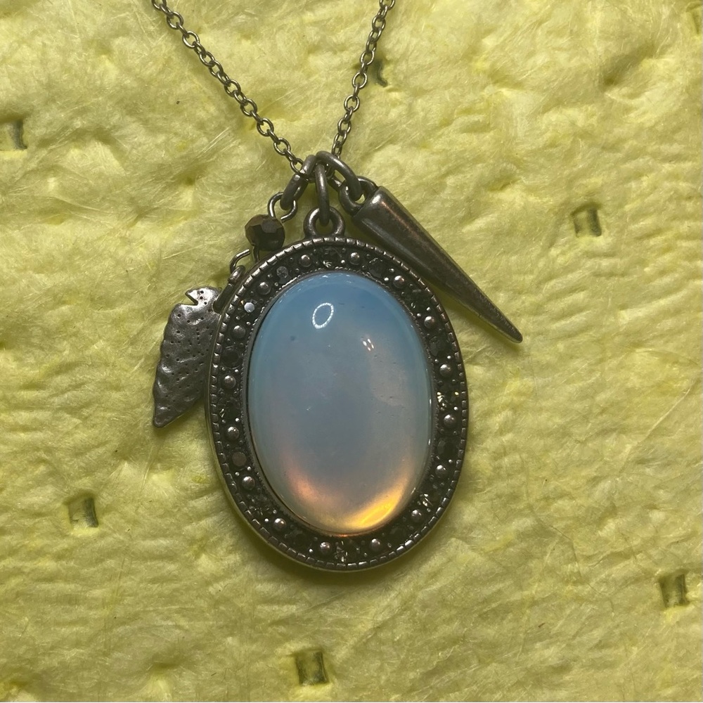 AMERICAN EAGLE SILVER TONE FAUX MOONSTONE AND MARCASITE NECKLACE